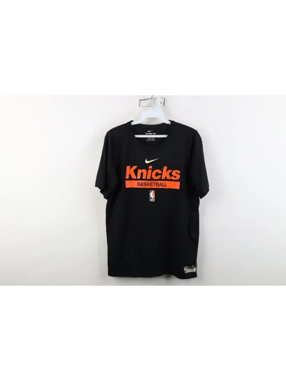 Nike NBA Boys Size XL Center Swoosh New York Knicks Basketball T-Shirt Black